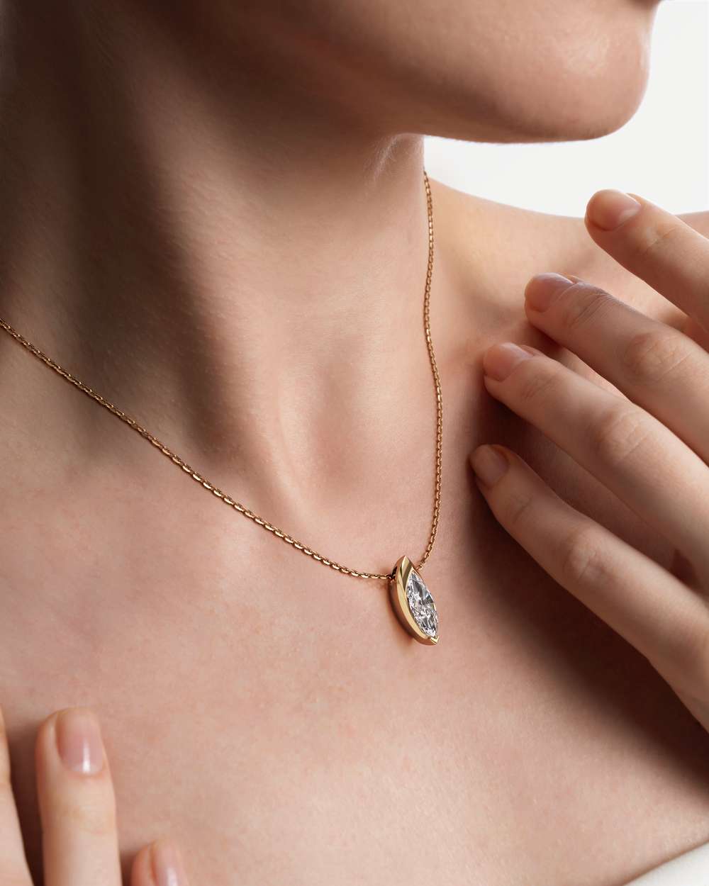 Apixa Diamond Pendant